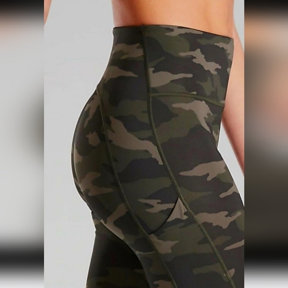 Athleta Ultimate Stash Pocket Camo Leggings Womens Medium Petite - Picture 2 of 7